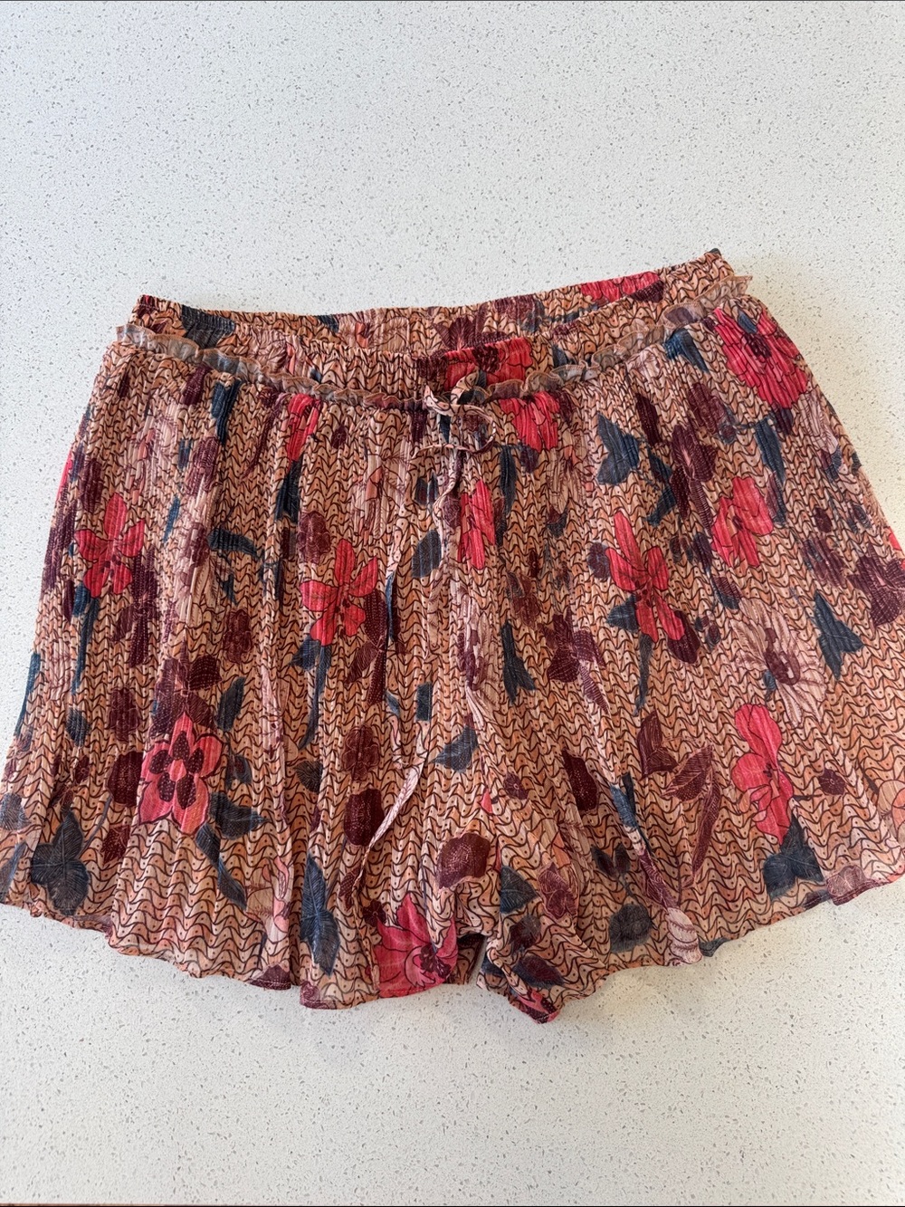 Mystree Floral Elastic Waist Shorts - Rust, Mustard & Burgundy size L. NWOT